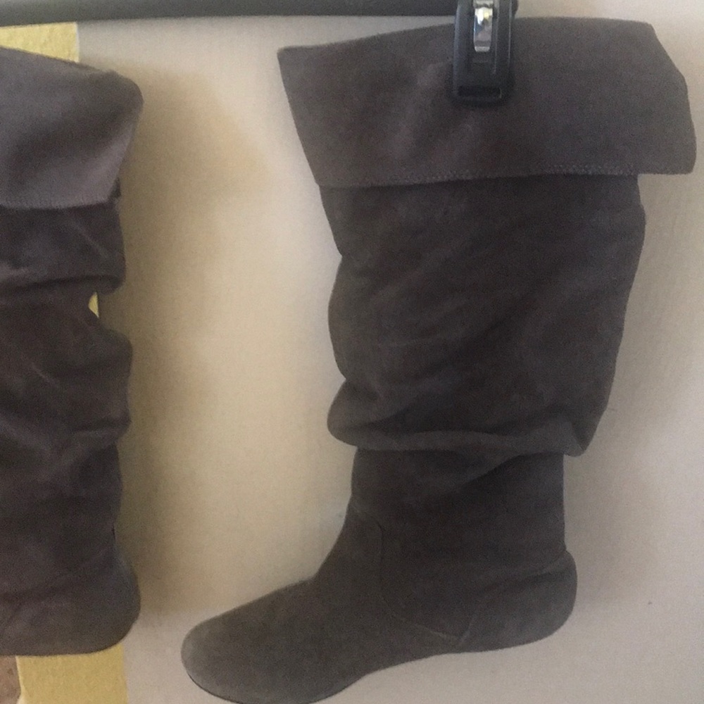 Suede boots 7.5